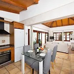 Brisa Del Mar 12 Villa